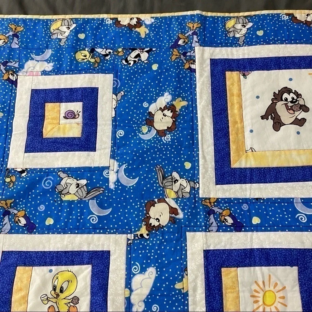 Vintage Looney Tunes Quilt Crib Blanket Taz Bugs Bunny Tweety Gender Neutral